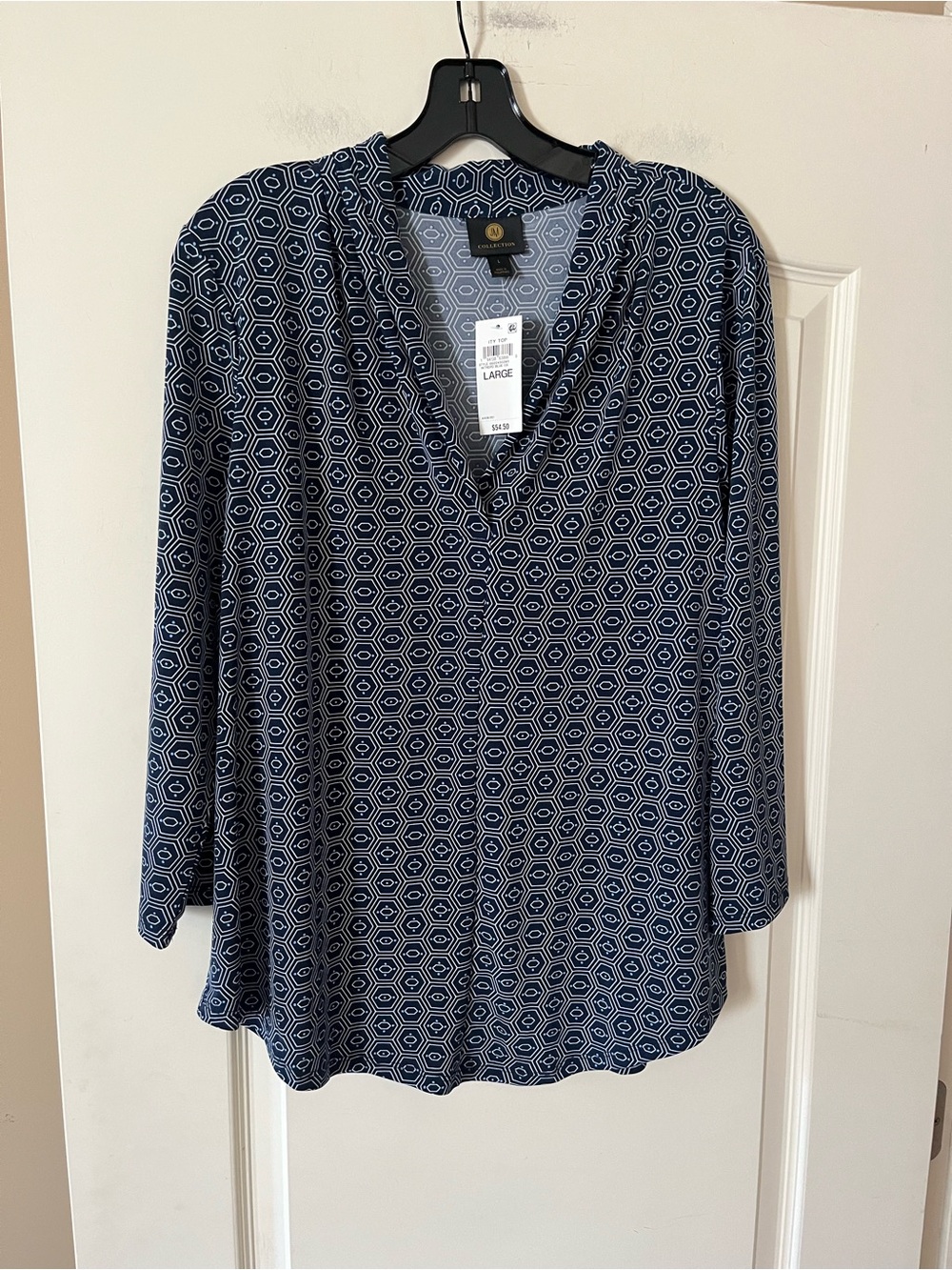 JM Collection NEW Navy Geometric V-Neck Women's Top Size Large